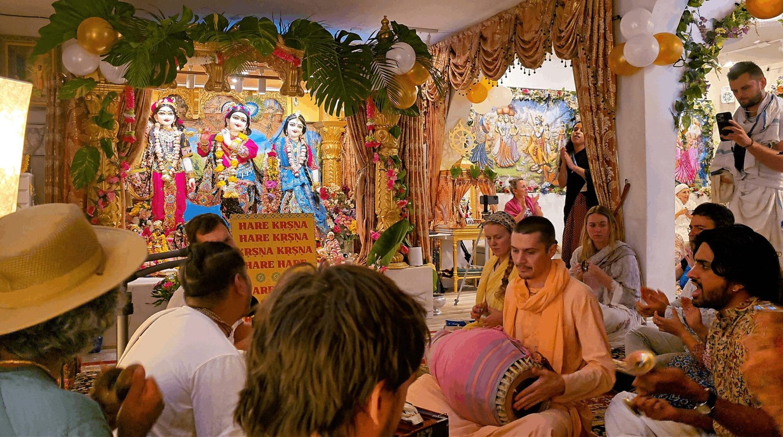#90 - Deeply Soulful Hare Krishna Chant That Takes Away All The Weight of Material Suffering