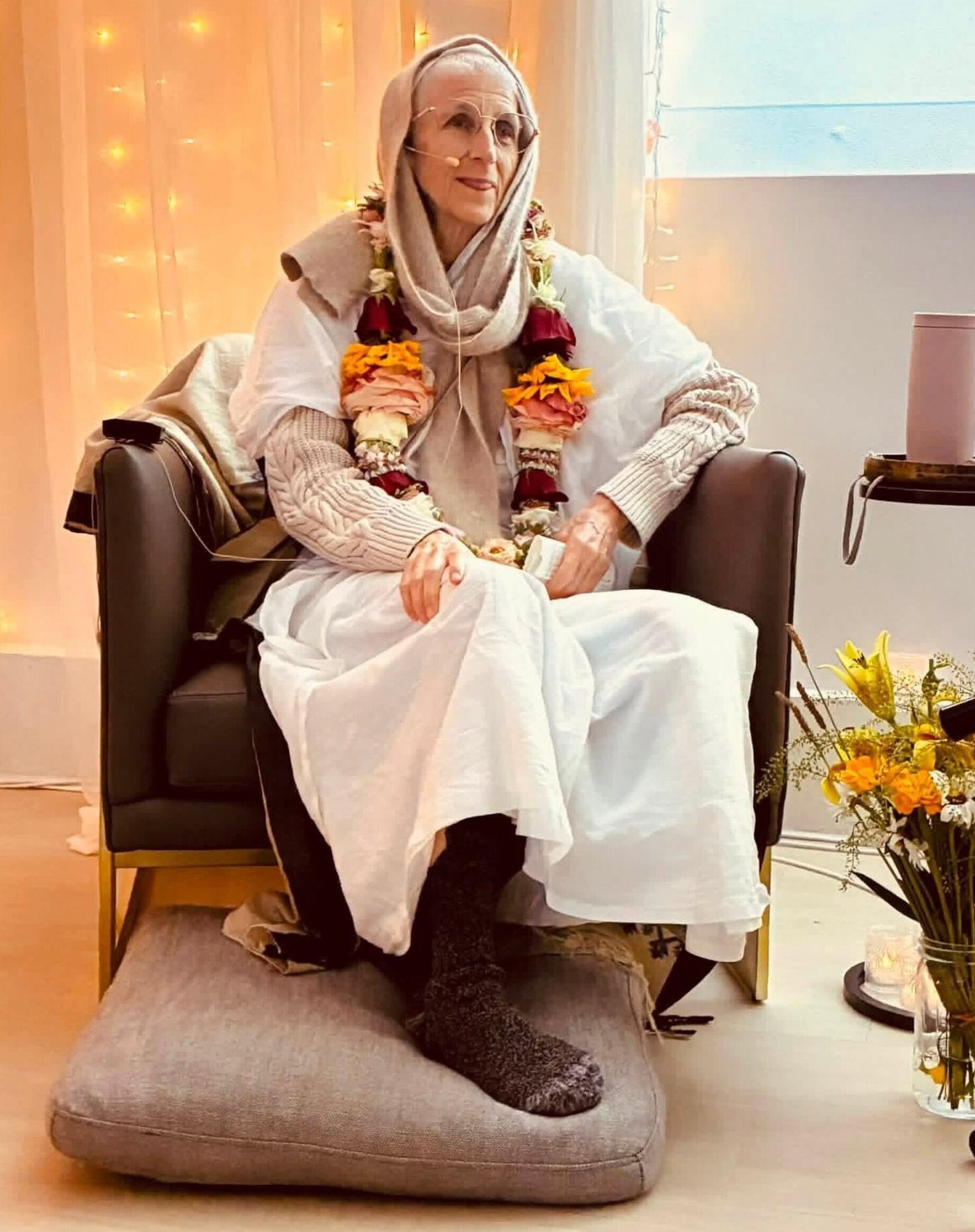 Hearing Harikatha from a pure devotee
